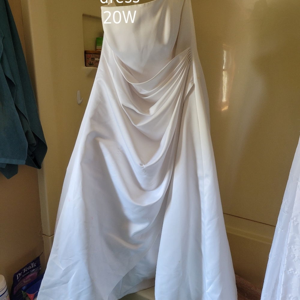 Davids Bridal white wedding dress. 20W